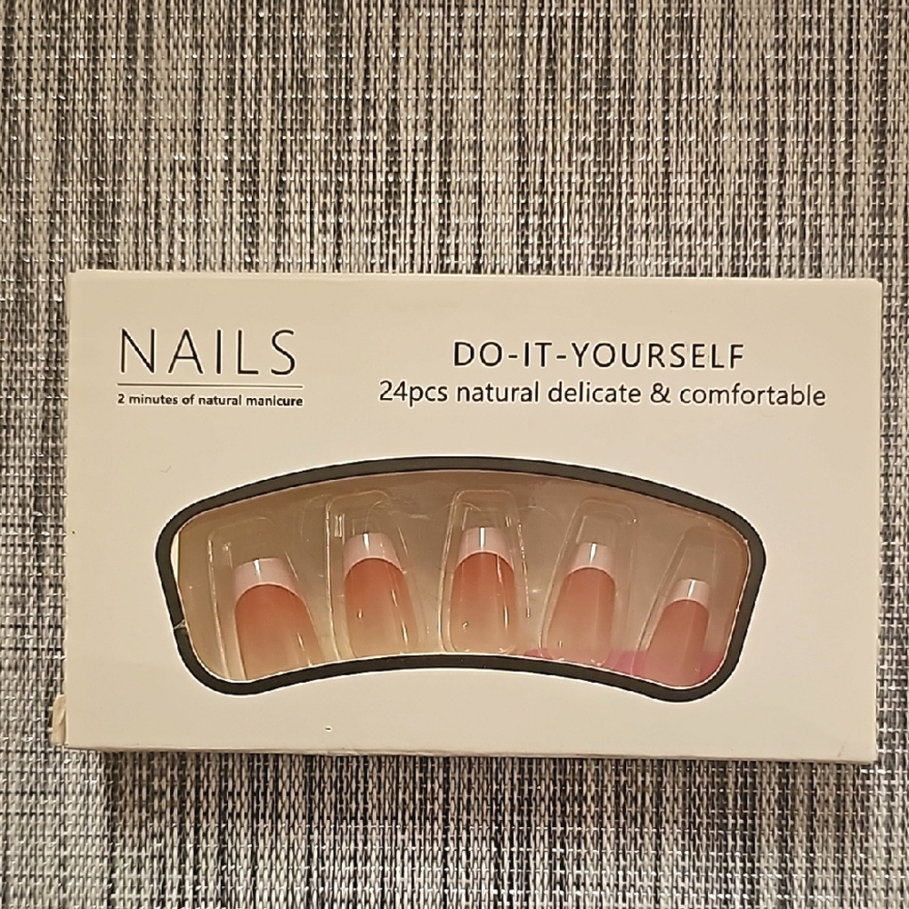 5/$25 Press-On Nails Set - Natural Ombre